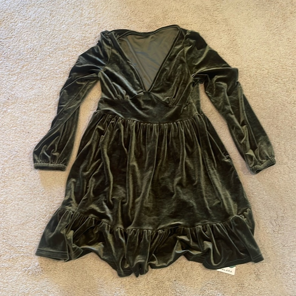 HALARA Olive Green Velvet Long Sleeve V-Neck Dress
